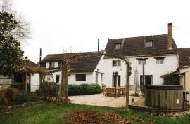 6 Bed Estate with 2 Stone Houses for Sale in La Celle-sur-Morin