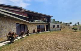 Excellent 2 Bed Villa Estate For Sale in Miramar de Puntarenas Costa