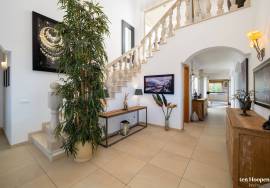 Luxury 5 Bedroom Villa in Luz