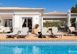 Luxury 5 Bedroom Villa in Luz
