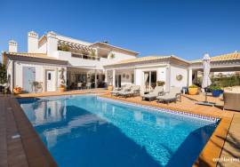 Luxury 5 Bedroom Villa in Luz