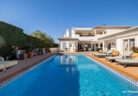 Luxury 5 Bedroom Villa in Luz