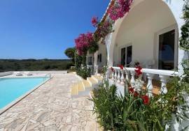 Charming 5 bedroom Countryside Villa set in 42,000sqm of land, close to Burgau