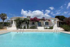 Charming 5 bedroom Countryside Villa set in 42,000sqm of land, close to Burgau