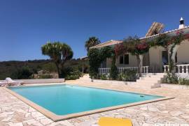 Charming 5 bedroom Countryside Villa set in 42,000sqm of land, close to Burgau