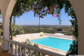 Charming 5 bedroom Countryside Villa set in 42,000sqm of land, close to Burgau