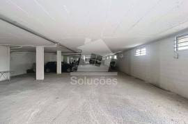 Excellent 2 bedroom apartment located 5 minutes from Lagos for annual rental