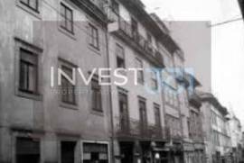 T2 with balcony, garage and suite in the center of Porto – Total comfort!