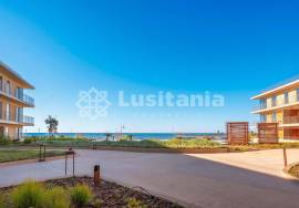 New 2 bedroom apartment in First Line of the Sea – Quarteira