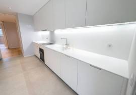 3 bedroom apartment on Ocean Terrace with 3 parking spaces