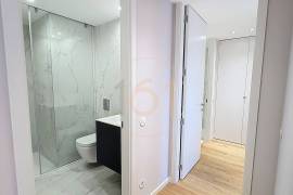 3 bedroom apartment on Ocean Terrace with 3 parking spaces