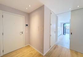 3 bedroom apartment on Ocean Terrace with 3 parking spaces