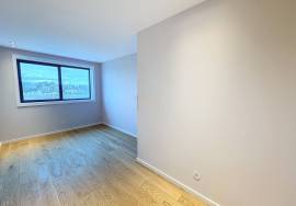 3 bedroom apartment on Ocean Terrace with 3 parking spaces