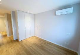 3 bedroom apartment on Ocean Terrace with 3 parking spaces