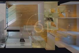 3 bedroom apartment on Ocean Terrace with 3 parking spaces