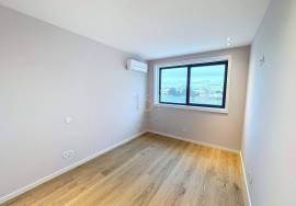 3 bedroom apartment on Ocean Terrace with 3 parking spaces