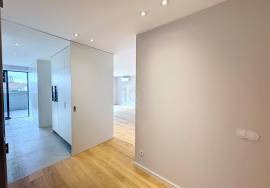 3 bedroom apartment on Ocean Terrace with 3 parking spaces