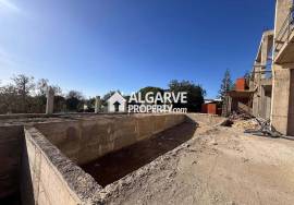 Luxury Contemporary Villa with Pool, Lift and Sea Views in Loulé