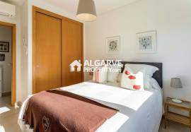 Top-Floor 3-Bedroom Apartment with Panoramic Sea Views near the beach in Quarteira