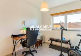 Top-Floor 3-Bedroom Apartment with Panoramic Sea Views near the beach in Quarteira