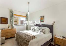 Top-Floor 3-Bedroom Apartment with Panoramic Sea Views near the beach in Quarteira