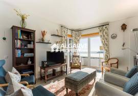 Top-Floor 3-Bedroom Apartment with Panoramic Sea Views near the beach in Quarteira
