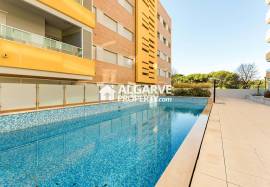 Top-Floor 3-Bedroom Apartment with Panoramic Sea Views near the beach in Quarteira