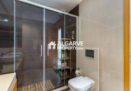 Top-Floor 3-Bedroom Apartment with Panoramic Sea Views near the beach in Quarteira