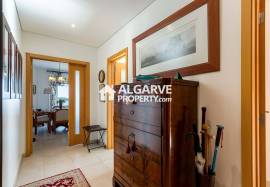 Top-Floor 3-Bedroom Apartment with Panoramic Sea Views near the beach in Quarteira