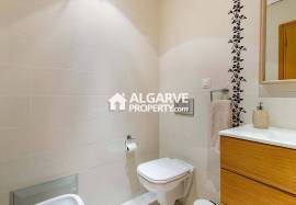 Top-Floor 3-Bedroom Apartment with Panoramic Sea Views near the beach in Quarteira