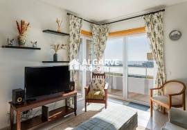 Top-Floor 3-Bedroom Apartment with Panoramic Sea Views near the beach in Quarteira