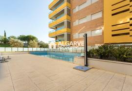 Top-Floor 3-Bedroom Apartment with Panoramic Sea Views near the beach in Quarteira