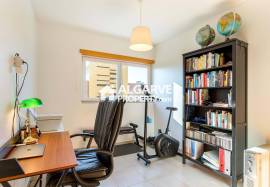 Top-Floor 3-Bedroom Apartment with Panoramic Sea Views near the beach in Quarteira