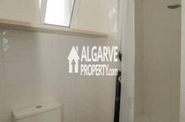 Renovated villa with 3 apartments and open panoramic views near Loulé