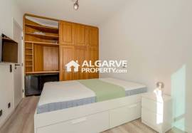 Renovated villa with 3 apartments and open panoramic views near Loulé