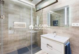 Modern 4‑Bedroom Villa in Al Sakia, Algarve