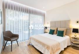 Modern 4‑Bedroom Villa in Al Sakia, Algarve