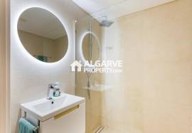 Modern 4‑Bedroom Villa in Al Sakia, Algarve