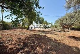 Villa located in a quiet residential area between Vilamoura and Loulé.