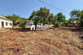 Villa located in a quiet residential area between Vilamoura and Loulé.