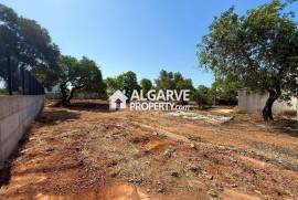 Villa located in a quiet residential area between Vilamoura and Loulé.