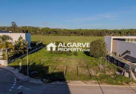 Premium South-Facing Building Plot for Sale in Central Vilamoura Premium South-Facing Building Plot for Sale in Central Vilamoura