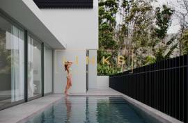 Modern 2-bedroom house with private pool