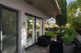 The Ultimate Porto Santo Retreat: 2-Bedroom Villa with Private Garden and Jacuzzi