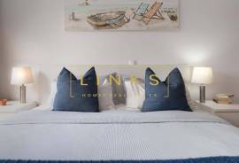 The Ultimate Porto Santo Retreat: 2-Bedroom Villa with Private Garden and Jacuzzi