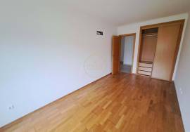 2 Bedroom Apartment - 1st Floor with elevator and Garage –Qta de Betunes