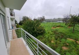 2 Bedroom Apartment - 1st Floor with elevator and Garage –Qta de Betunes