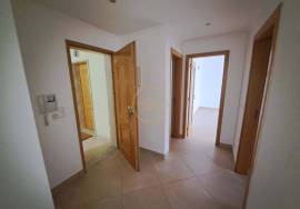 2 Bedroom Apartment - 1st Floor with elevator and Garage –Qta de Betunes