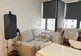 Office converted into refurbished T1 studio | Av. da República – Metro at the door | Gaia