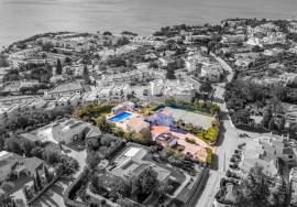 Prime Location - Sea-View 6-BedroomVilla | Heated Pool, Jacuzzi & Tennis Court | Carvoeiro Center